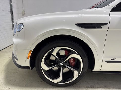 Used 2023 Bentley Bentayga image 7