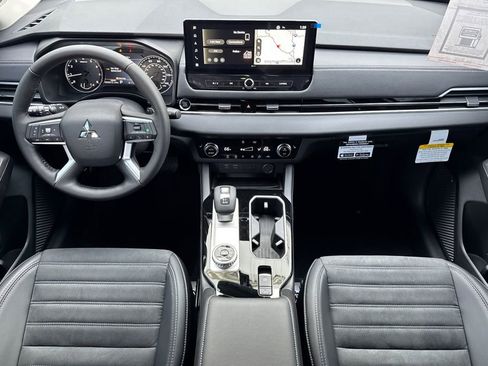 New 2026 Mitsubishi Outlander SE AWD/4WD image 13