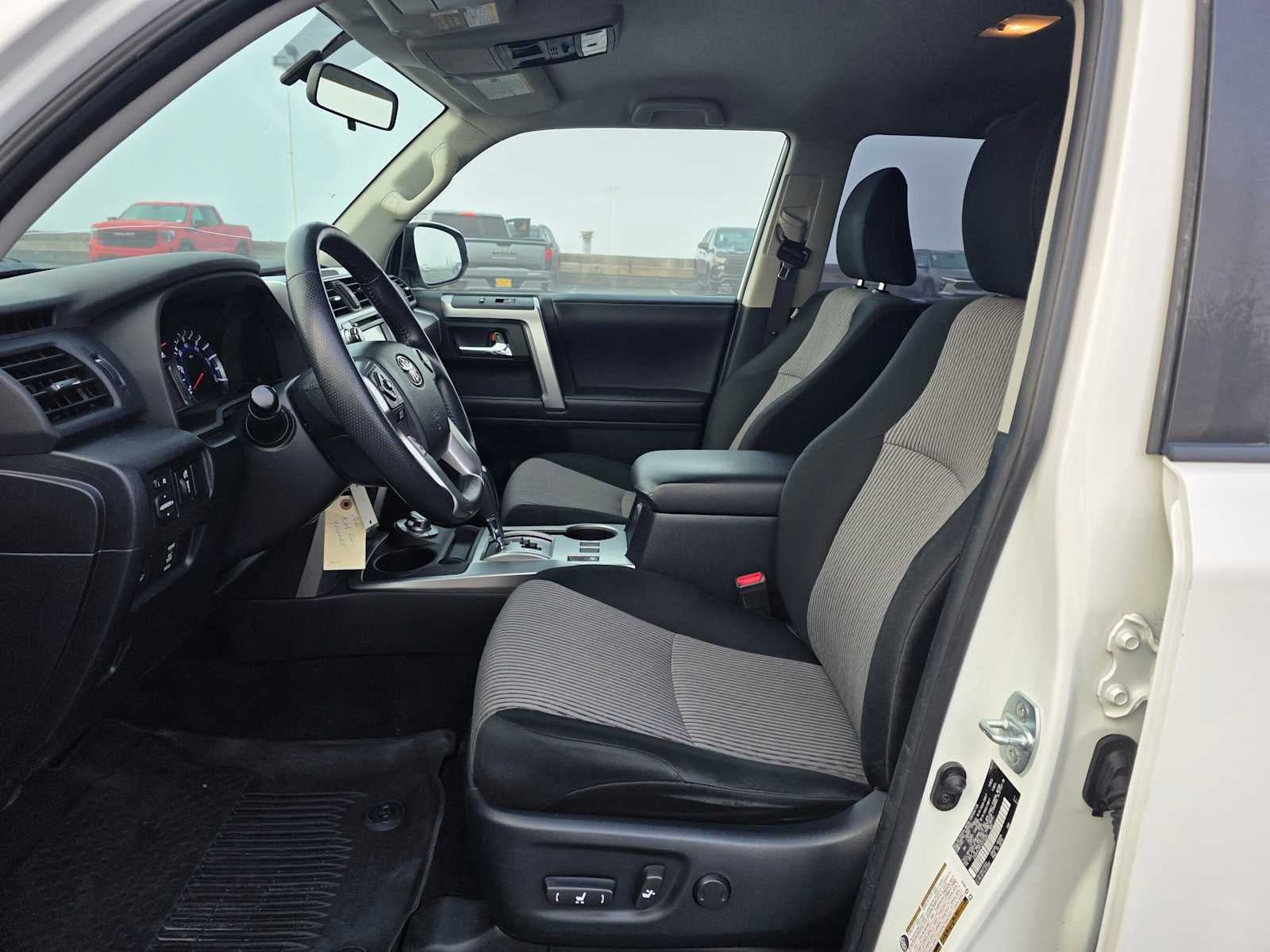 Used 2018 Toyota 4Runner SR5 AWD/4WD image 19