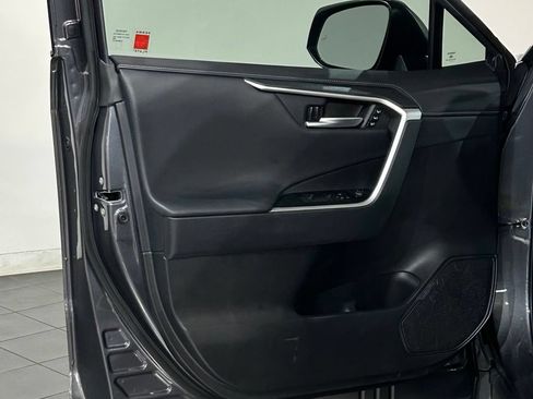 Used 2025 Toyota RAV4 Limited FWD image 39
