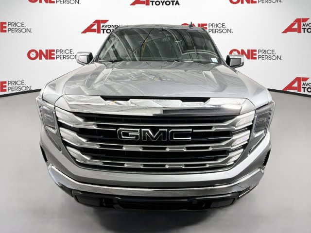 Used 2026 GMC Sierra 1500 SLE w/ LPO, Black Badging Package AWD/4WD image 2
