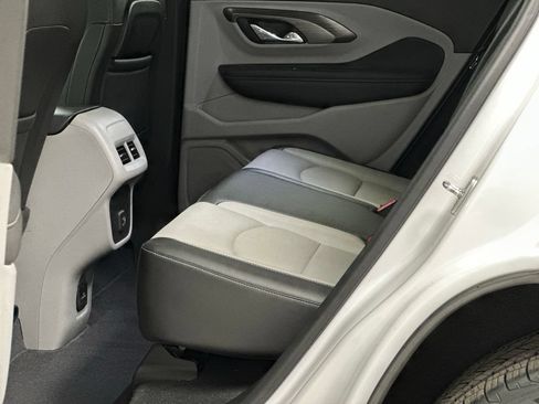Certified 2022 GMC Terrain SLT FWD image 18