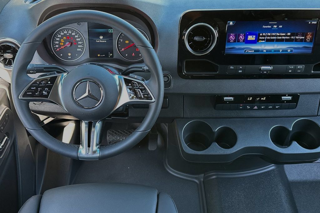 Used 2025 Mercedes-Benz Sprinter 2500 image 11
