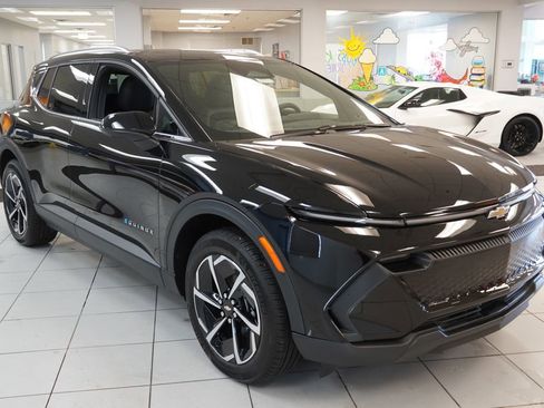 New 2026 Chevrolet Equinox EV LT FWD image 16