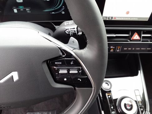 New 2025 Kia Niro EX w/ EX Cold Weather Package image 20