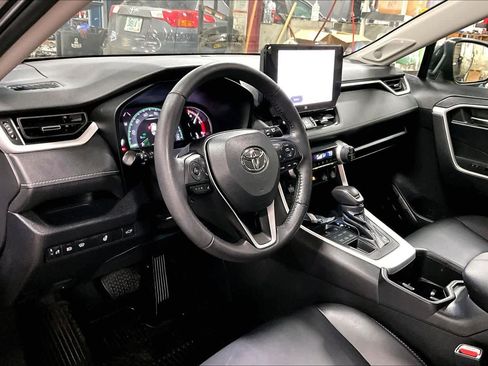 Certified 2023 Toyota RAV4 XLE Premium image 17