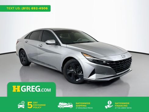 Used 2022 Hyundai Elantra SEL FWD image 1