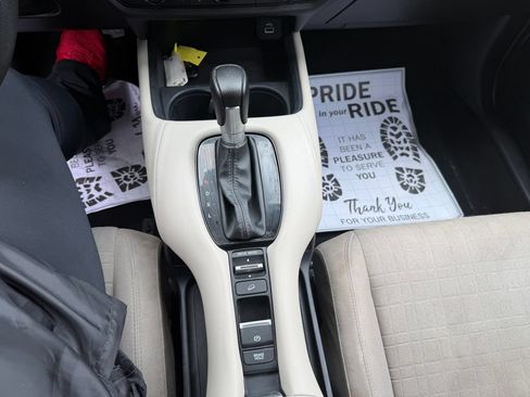 Used 2024 Honda HR-V LX image 18