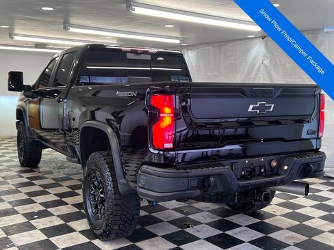 Used 2024 Chevrolet Silverado 2500 ZR2 w/ ZR2 Bison Edition image 12