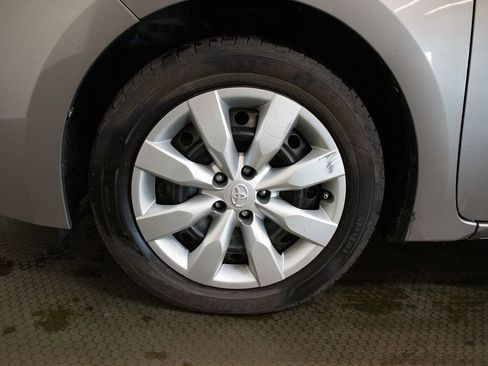 Used 2016 Toyota Corolla LE FWD image 9
