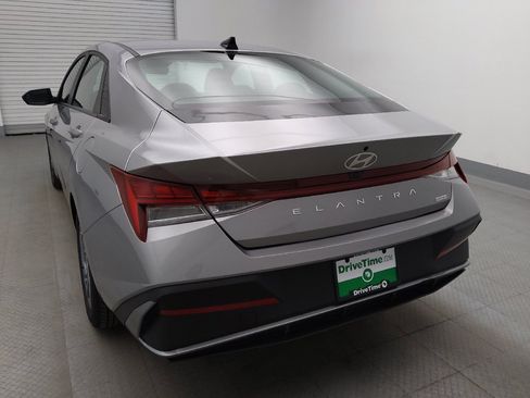 Used 2025 Hyundai Elantra Hybrid FWD image 6