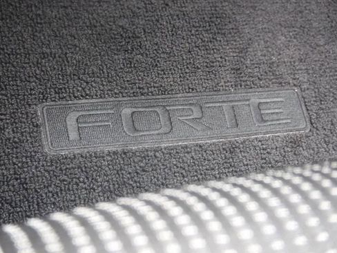 Used 2020 Kia Forte LXS image 28