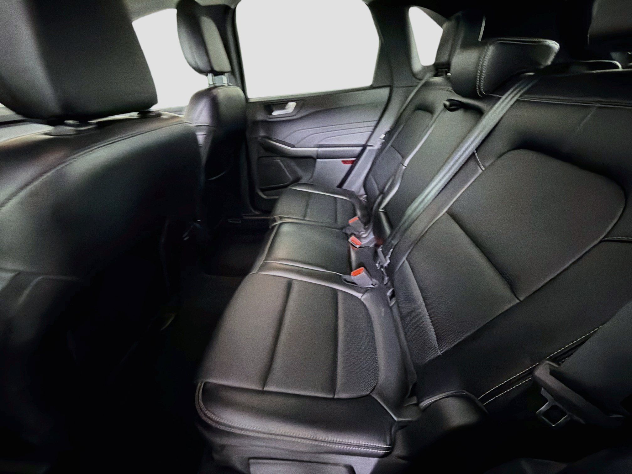 Used 2025 Ford Escape Platinum AWD/4WD image 27