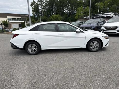 New 2026 Hyundai Elantra SE FWD image 8