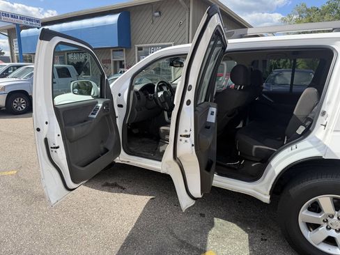 Used 2008 Nissan Pathfinder SE AWD/4WD image 11