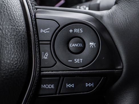 Used 2023 Toyota Camry SE image 17