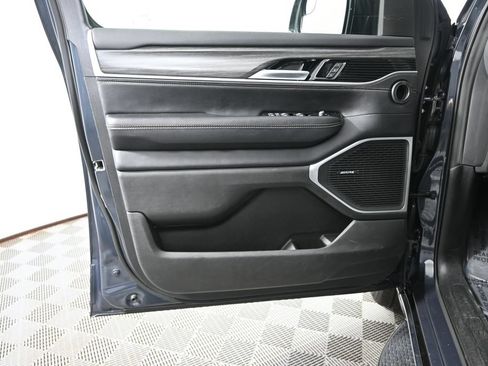 Used 2024 Jeep Wagoneer Series II w/ Flexible Seating Group AWD/4WD image 20