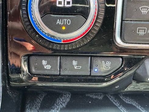 Used 2023 GMC Yukon XL Denali AWD/4WD image 33