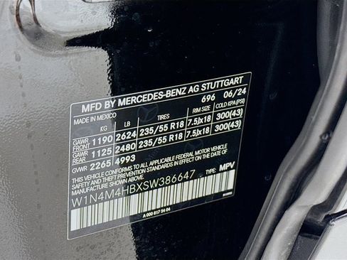 Used 2025 Mercedes-Benz GLB 250 GLB 250 image 30