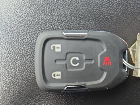 Used 2022 GMC Acadia SLE w/ Driver Convenience Package FWD image 36