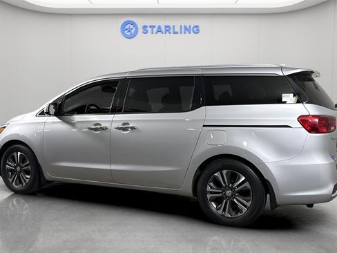 Used 2019 Kia Sedona SX image 4