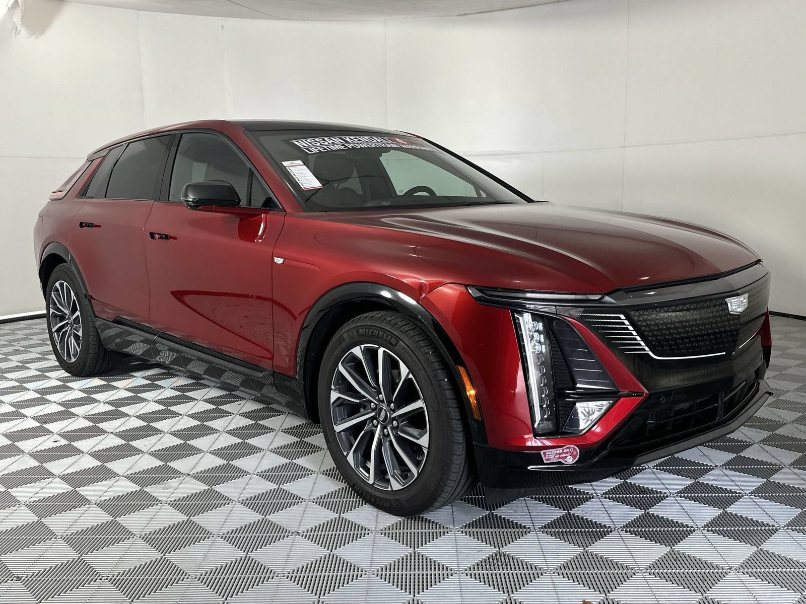 Used 2024 Cadillac Lyriq Sport RWD image 2
