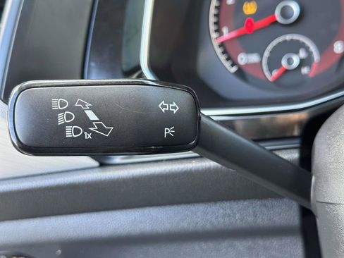 Used 2019 Volkswagen Jetta SE image 21