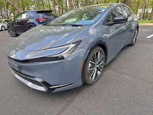 Used 2025 Toyota Prius Limited w/ Limited Premium Package image 15