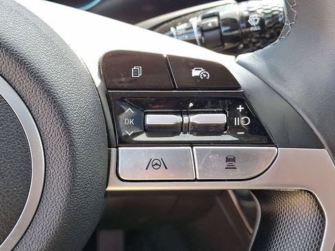 Certified 2025 Hyundai Elantra SEL FWD image 24