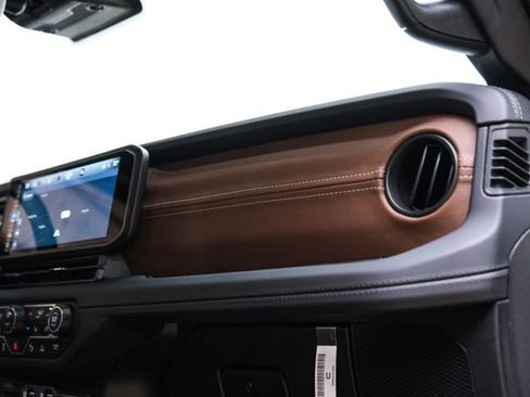 Used 2025 Jeep Gladiator Rubicon w/ Safety Group image 80