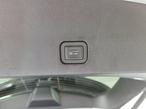 Certified 2025 Cadillac XT6 Premium Luxury w/ Technology Package image 9