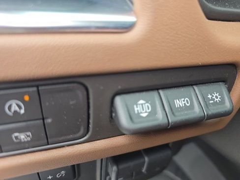 Used 2024 Chevrolet Suburban High Country AWD/4WD image 31