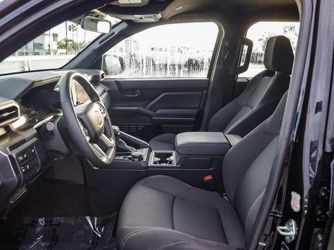 Used 2025 Toyota 4Runner SR5 image 18