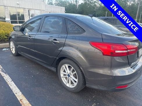 Used 2016 Ford Focus SE w/ SE Power Seat Package FWD image 5
