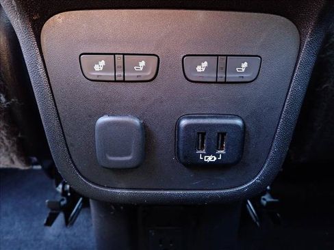 Used 2018 Chevrolet Equinox Premier AWD/4WD image 11