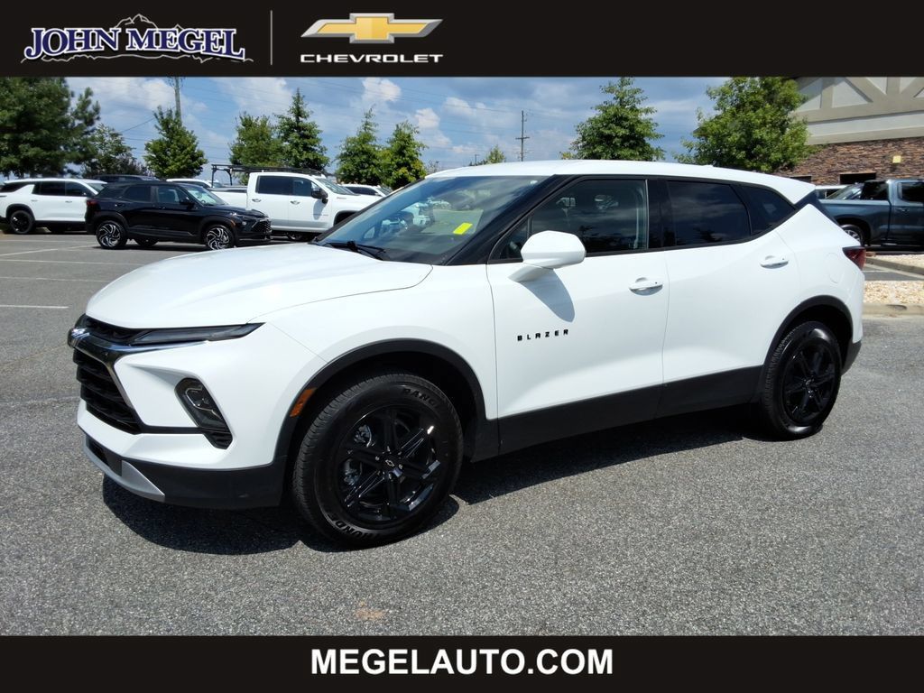 Certified 2023 Chevrolet Blazer LT FWD image 1