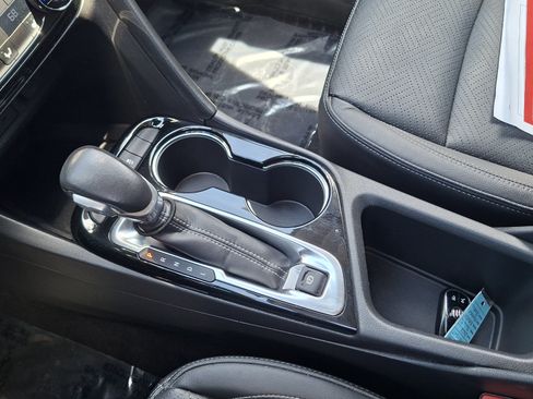 Used 2022 Buick Encore GX Essence w/ Sport Touring Package FWD image 16