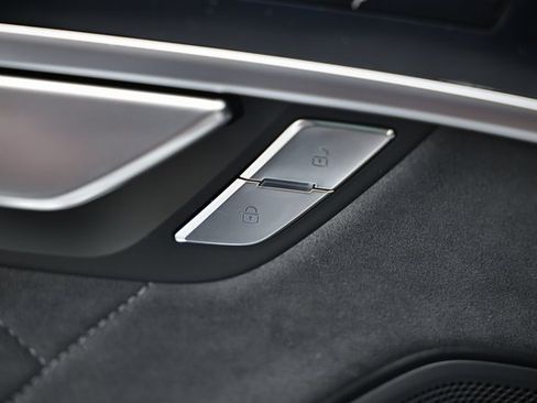 New 2025 Audi S8 image 17