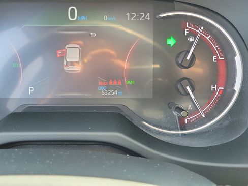 Used 2024 Toyota RAV4 XLE FWD image 25