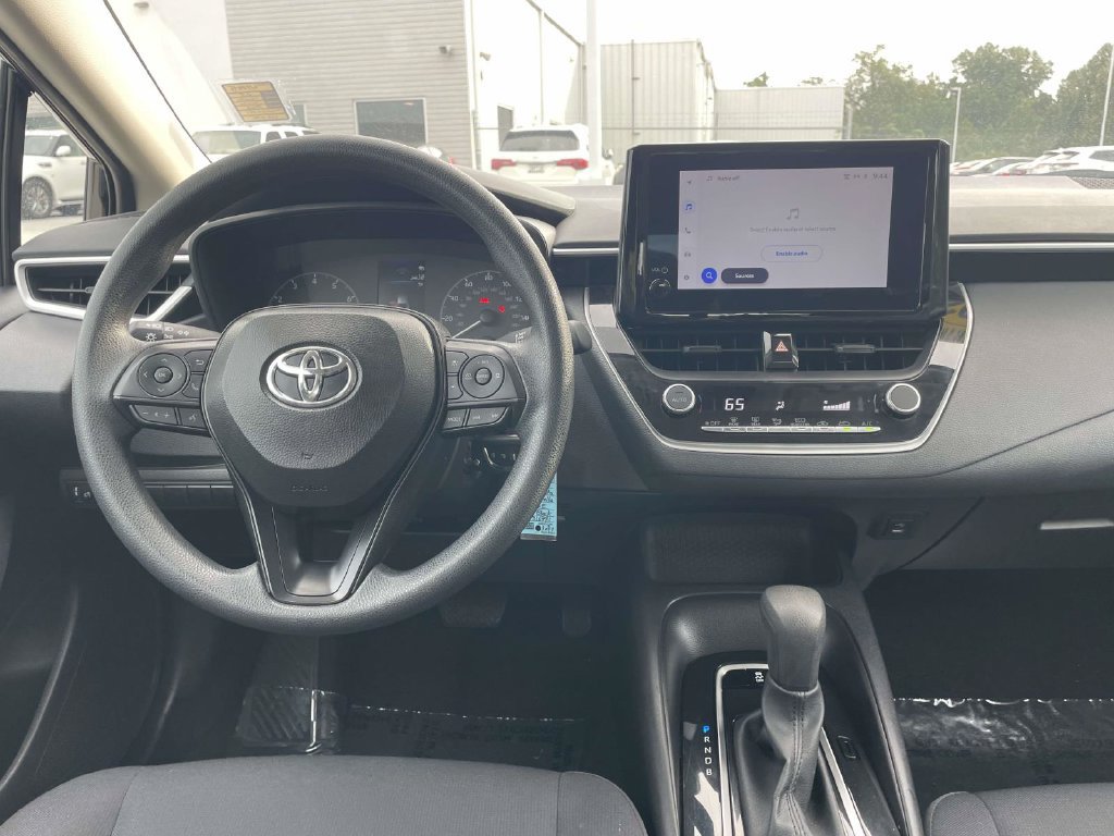 Used 2025 Toyota Corolla LE FWD image 15