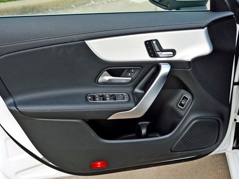 Used 2025 Mercedes-Benz CLA 250 image 7