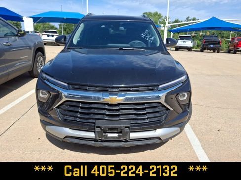 Used 2025 Chevrolet TrailBlazer LT FWD image 3