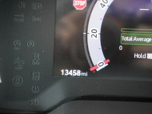 Used 2024 Toyota Corolla Cross XLE AWD/4WD image 32