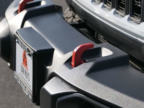 Used 2025 Jeep Gladiator Mojave w/ Convenience Group image 10