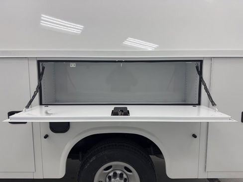 New 2026 Chevrolet Express 3500 w/ Power Convenience Package image 24