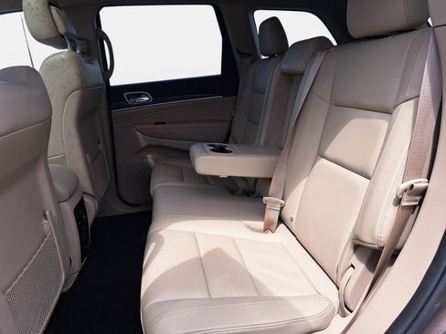 Used 2019 Jeep Grand Cherokee Limited image 14