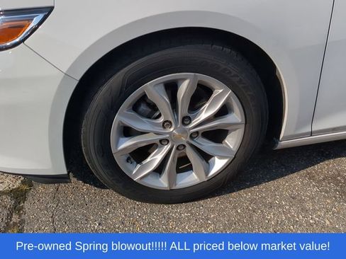Used 2025 Chevrolet Malibu LT FWD image 8