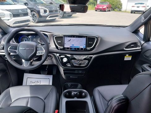 New 2026 Chrysler Voyager LX image 36