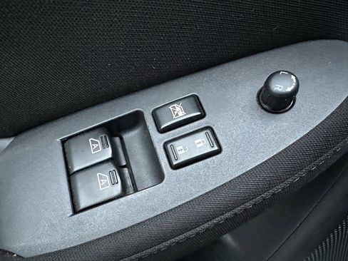 Used 2015 Nissan 370Z Coupe image 24