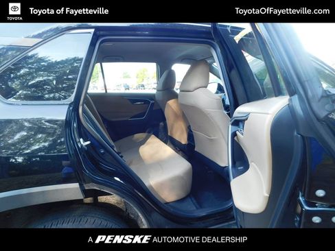 Used 2025 Toyota RAV4 XLE FWD image 5
